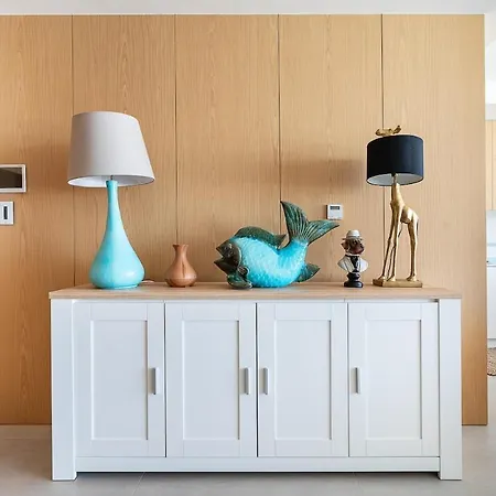 Vibrant Marina Luxury In