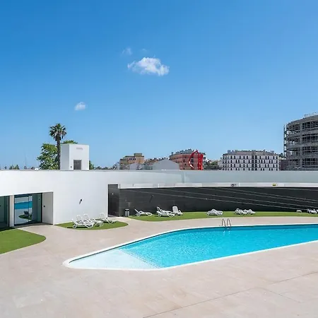 Vibrant Marina Luxury In Apartmán