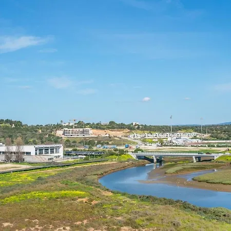 Vibrant Marina Luxury In * Lagos